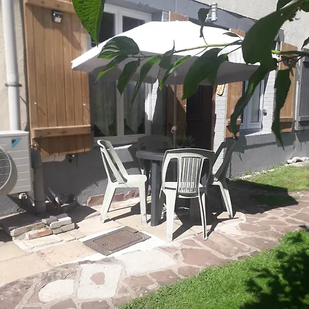 Gites, Les Jonquilles, Le Sagard Et Bungalow Les Brimbelles, Nature Et Detente La Houssiere Exterior photo